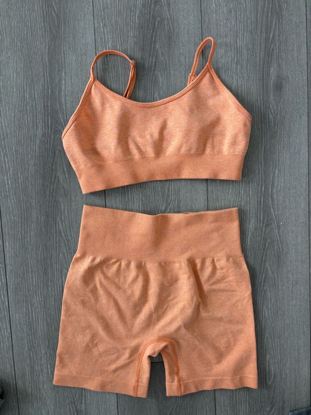 Seamless sports bra  & High-Waist Shorts Set